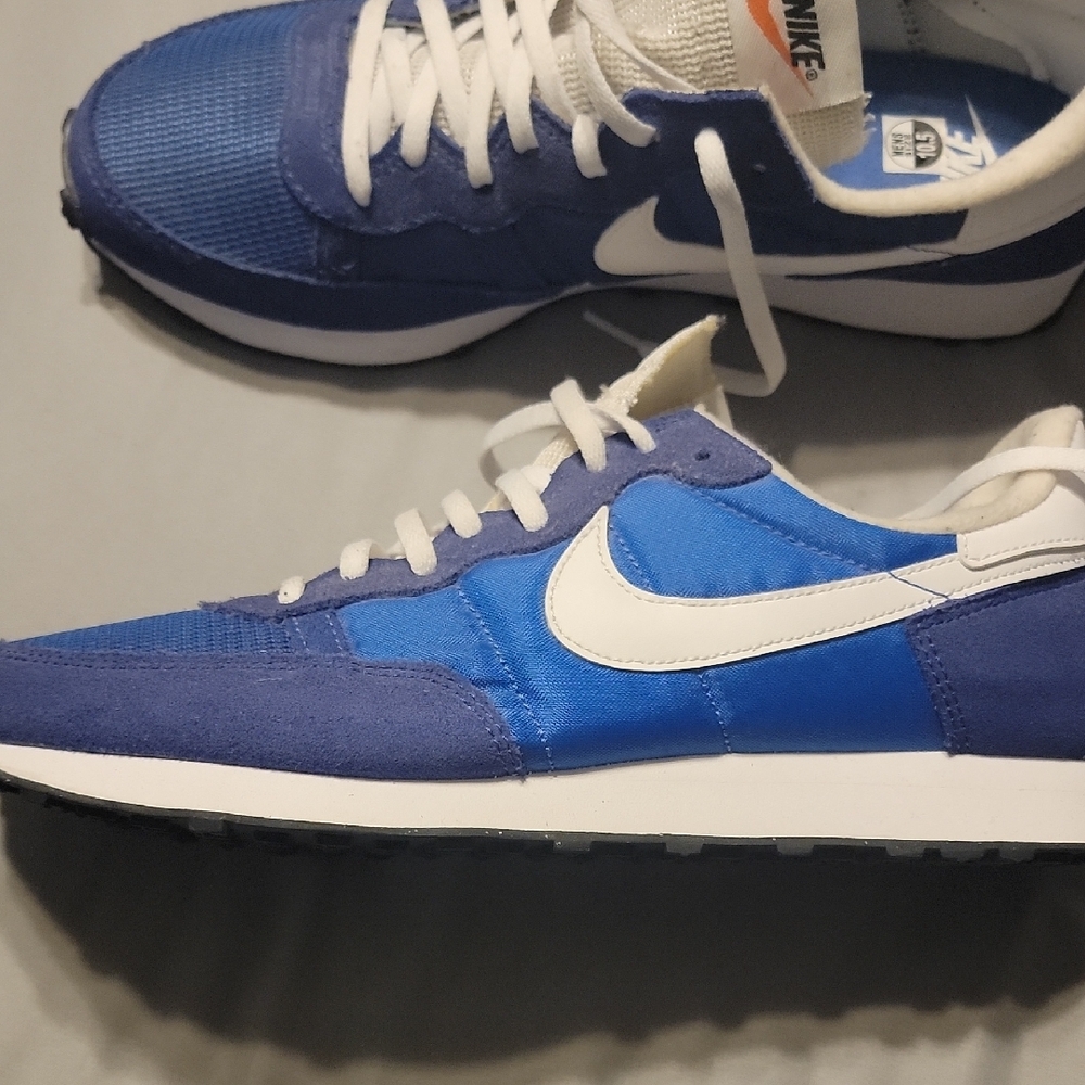 Nike Men's Blue Sneakers!!! New Never Worn.
